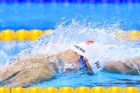 神州足球-Faker第十二赛季高光时刻，公牛球迷集体沸腾！